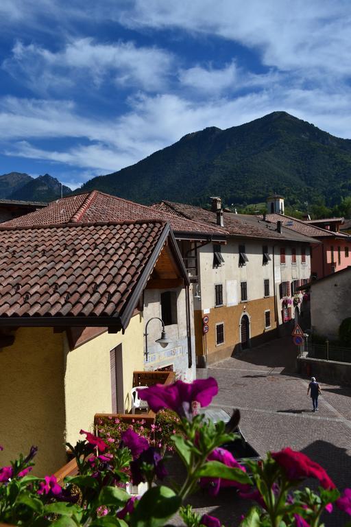 Albergo Alla Costa Bezzecca Exterior foto